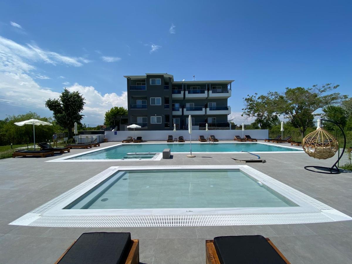 Olympus Diamond Studios Olympic Beach Exterior photo